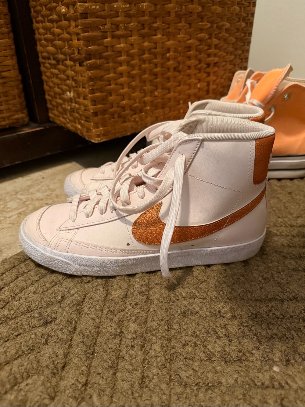 Nike High-Top Sneakers Pink with Orange Swoosh - Worn only 3 times